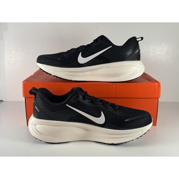Nike Vomero 18 Running Shoes Men's Size 11 Black/White HM6803-007 Damage Box - Picture 2 of 7